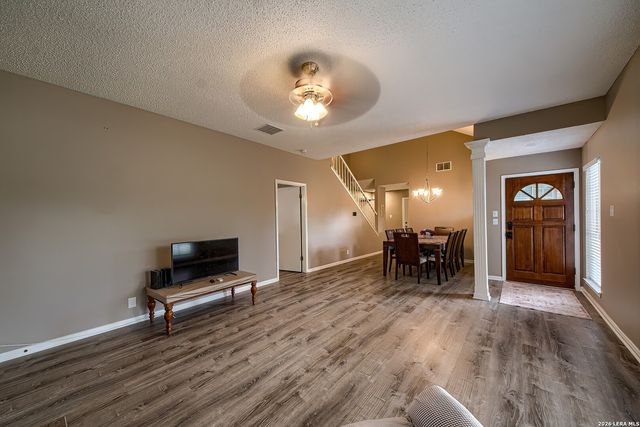 6906 Ridge Place Street, San Antonio, TX 78250