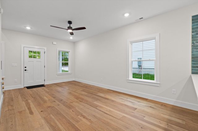 2127 Oak Street, Signal Mountain, TN 37377