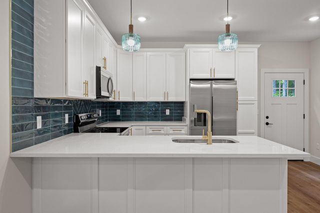 2127 Oak Street, Signal Mountain, TN 37377