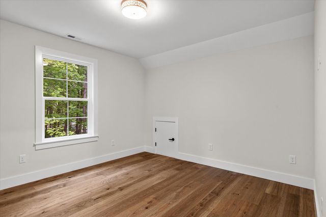 2127 Oak Street, Signal Mountain, TN 37377