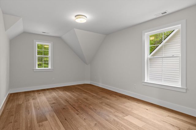 2127 Oak Street, Signal Mountain, TN 37377