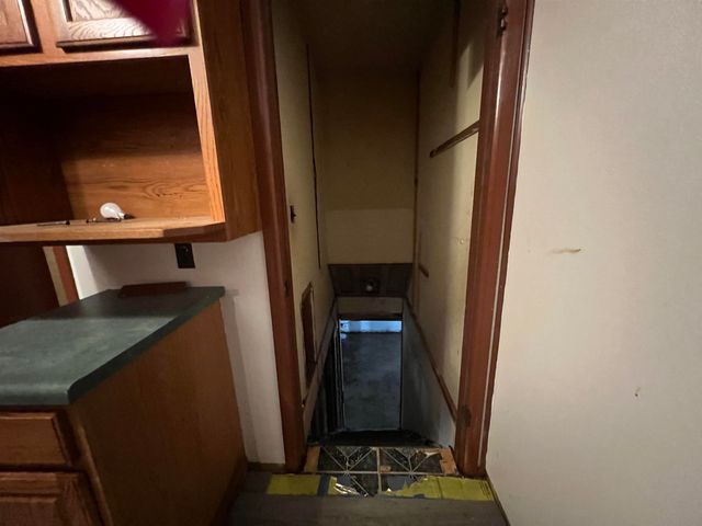 980 N Brownthrush Ln, Wichita, KS 67212