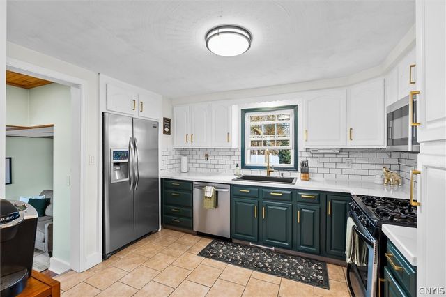 5746 South Bay Road, Cicero, NY 13039