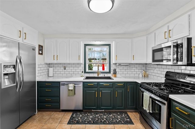 5746 South Bay Road, Cicero, NY 13039