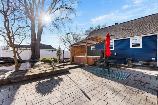 5746 South Bay Road, Cicero, NY 13039