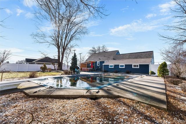 5746 South Bay Road, Cicero, NY 13039