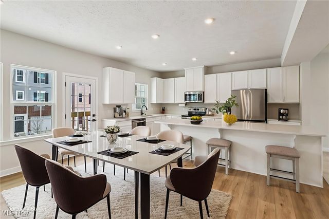 1138 Bean Lane, Akron, OH 44313