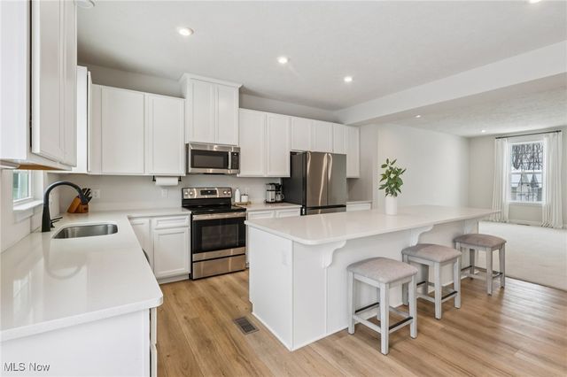 1138 Bean Lane, Akron, OH 44313