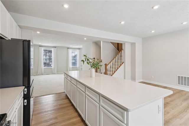 1138 Bean Lane, Akron, OH 44313