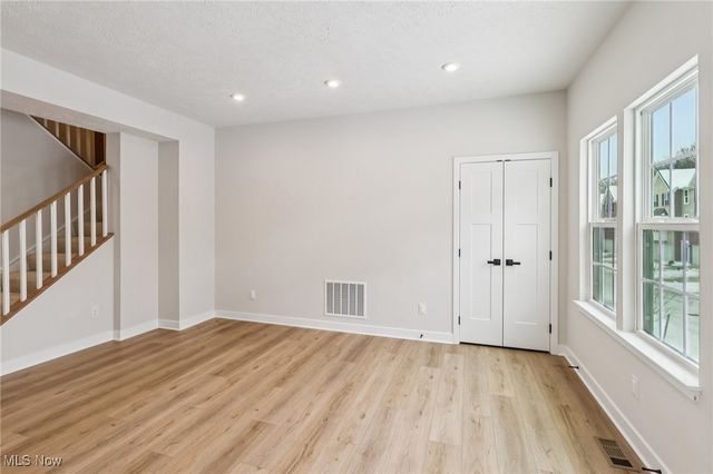 1138 Bean Lane, Akron, OH 44313