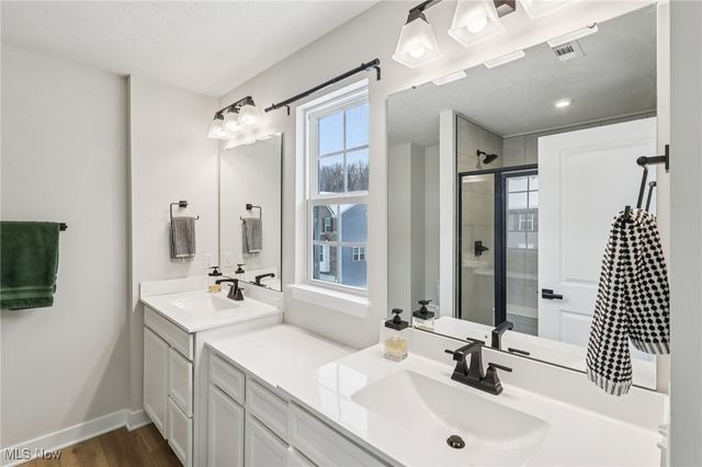 1138 Bean Lane, Akron, OH 44313