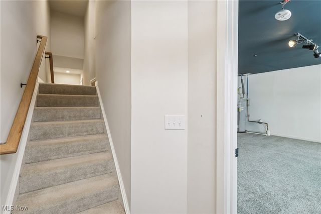 1138 Bean Lane, Akron, OH 44313