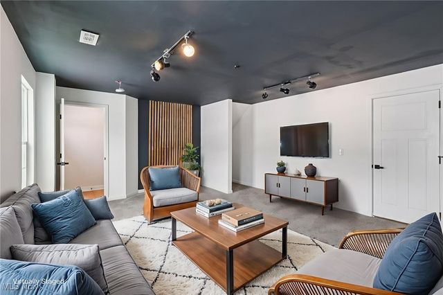 1138 Bean Lane, Akron, OH 44313