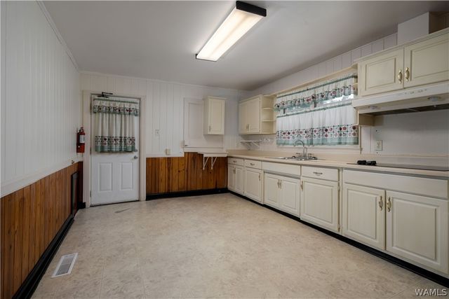 1514 17TH, Northport, AL 35476