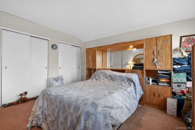 327 Willow Road E, Staten Island, NY 10314