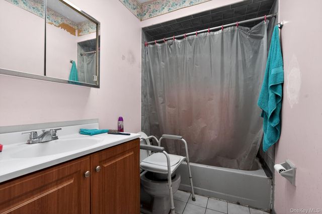 327 Willow Road E, Staten Island, NY 10314