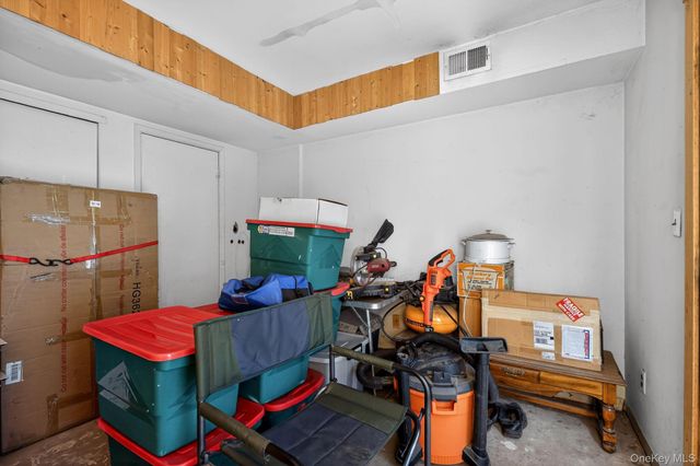 327 Willow Road E, Staten Island, NY 10314