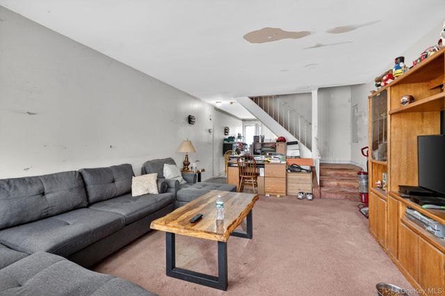 327 Willow Road E, Staten Island, NY 10314