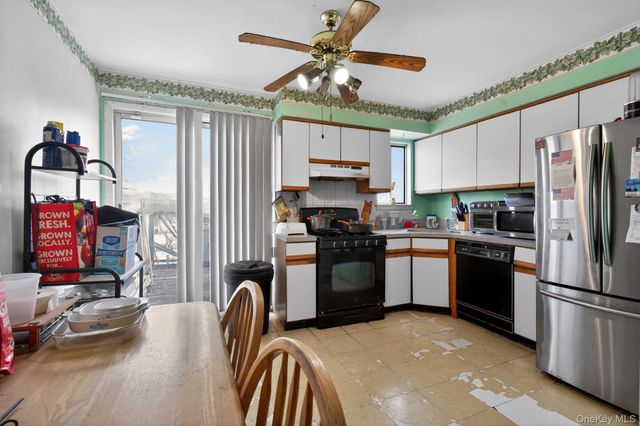 327 Willow Road E, Staten Island, NY 10314