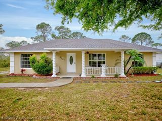 2407 Lakepoint Circle N, Sebring, FL 33875