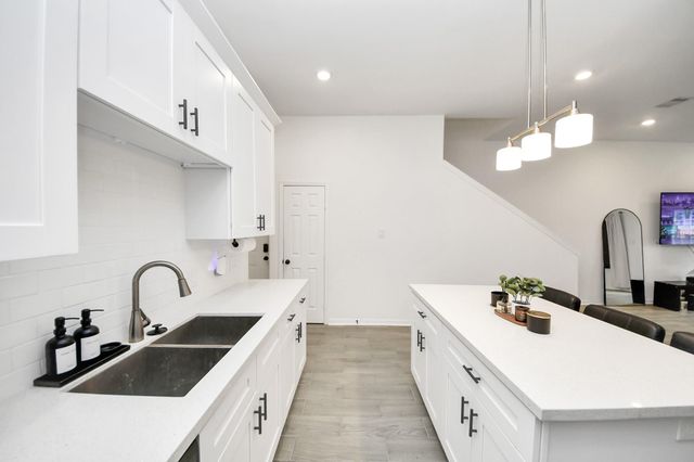 4613 Ireland Street B, Houston, TX 77016