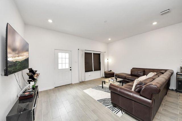 4613 Ireland Street B, Houston, TX 77016