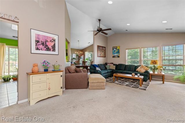 26738 Kirkway Circle, Trenton, MI 48183