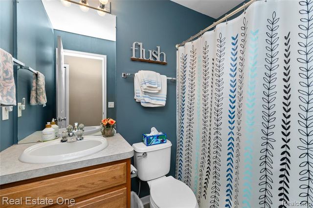 26738 Kirkway Circle, Trenton, MI 48183