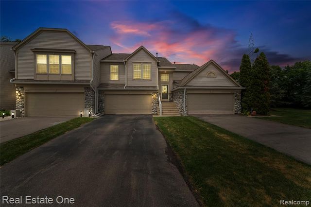 26738 Kirkway Circle, Trenton, MI 48183