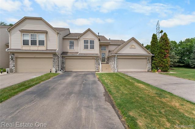 26738 Kirkway Circle, Trenton, MI 48183