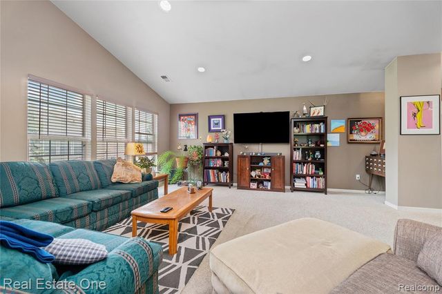 26738 Kirkway Circle, Trenton, MI 48183