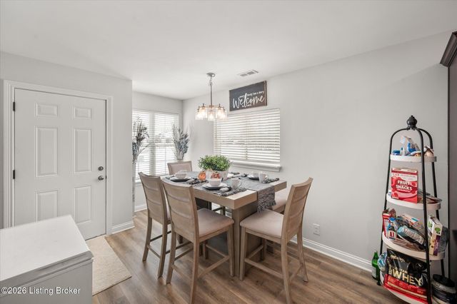 6700 Woods Mill Dr, Louisville, KY 40272