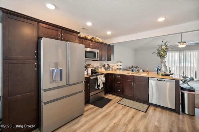 6700 Woods Mill Dr, Louisville, KY 40272