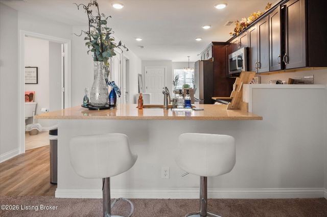 6700 Woods Mill Dr, Louisville, KY 40272