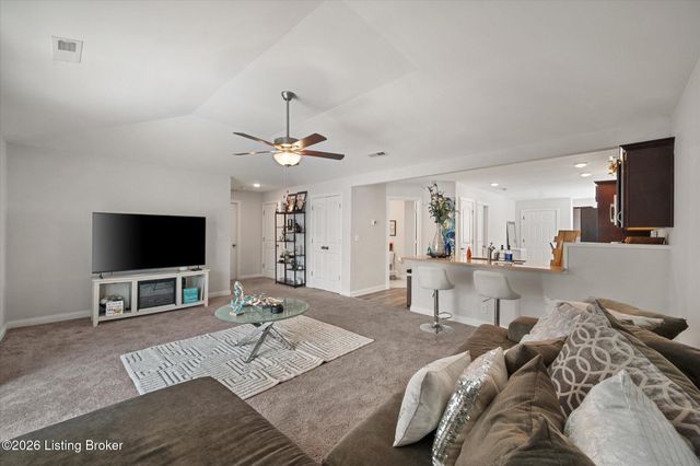 6700 Woods Mill Dr, Louisville, KY 40272