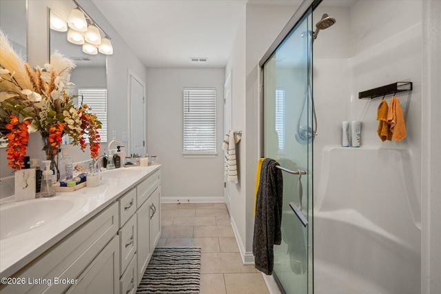 6700 Woods Mill Dr, Louisville, KY 40272