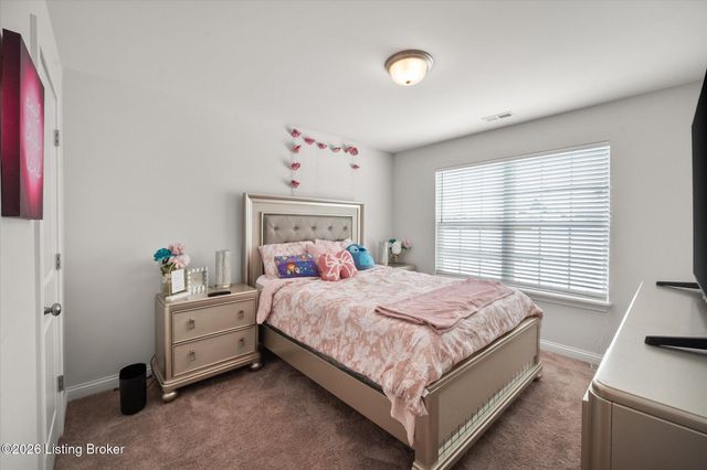 6700 Woods Mill Dr, Louisville, KY 40272