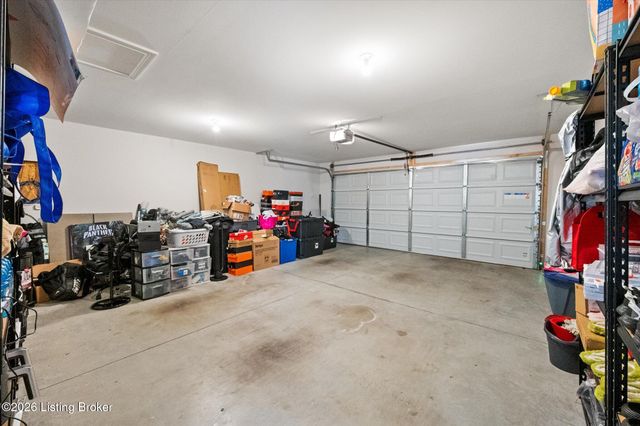 6700 Woods Mill Dr, Louisville, KY 40272