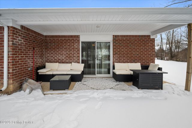 6700 Woods Mill Dr, Louisville, KY 40272