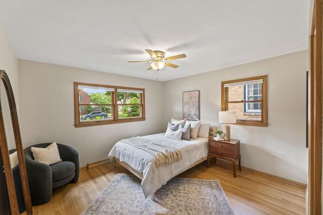 2800 N Hartung AVENUE, Milwaukee, WI 53210