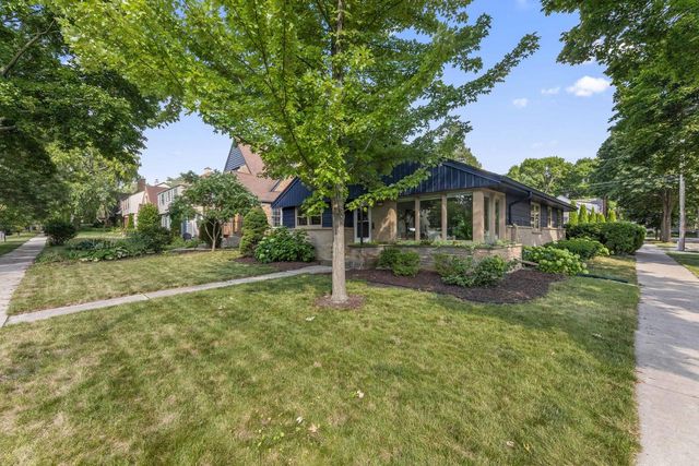 2800 N Hartung AVENUE, Milwaukee, WI 53210