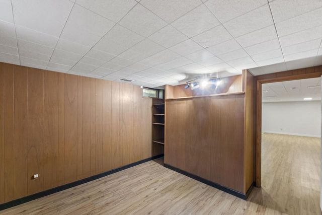 2800 N Hartung AVENUE, Milwaukee, WI 53210