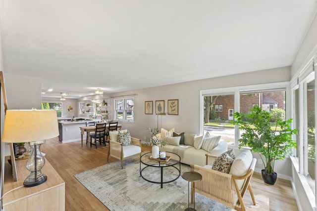 2800 N Hartung AVENUE, Milwaukee, WI 53210