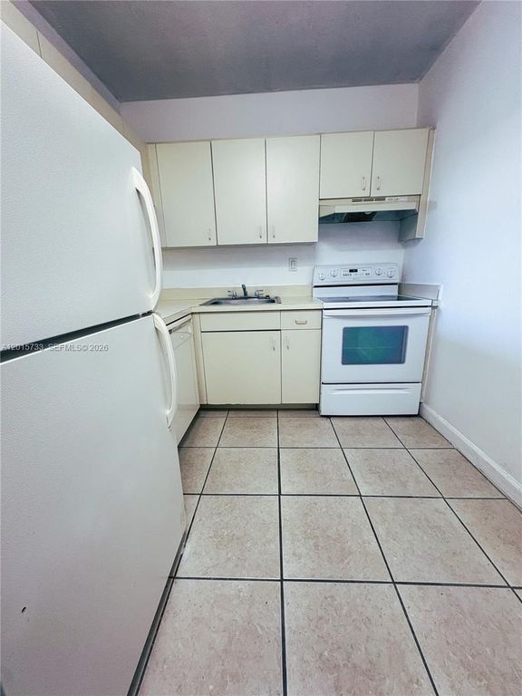 10900 SW 104th Street 315, Miami, FL 33176