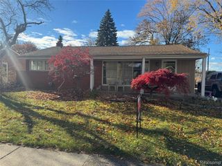 32075 Saint Annes Drive, Warren, MI 48092