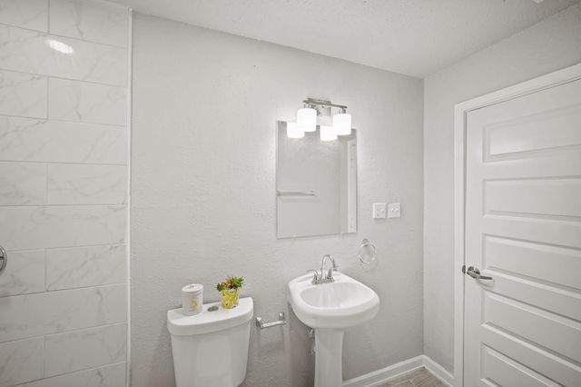 3430 Seabrook Street, Houston, TX 77021