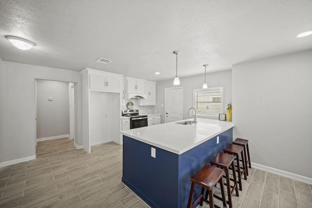 3430 Seabrook Street, Houston, TX 77021