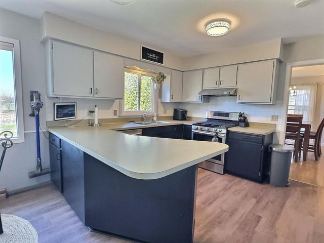1785 CROWN DRIVE, Oshkosh, WI 54904