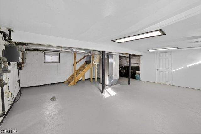 121 Myrtle St, Roselle Boro, NJ 07203