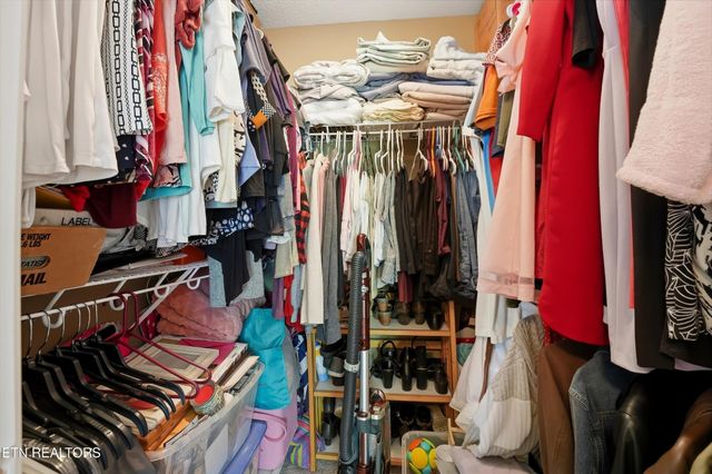 6515 Martha Oak Lane, Knoxville, TN 37918